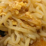 日高屋 - 麺はこんな感じ
            昨年夏に食べた大宮担々麺のより太い？