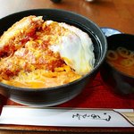 あむ～る - カツ丼（玉葱・玉子入り）