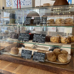 CAMERA - 店内│《購入》宇治抹茶とホワイトチョコレートのスコーン＠税込432円、金柑とチョコレートチップのスコーン＠税込464円