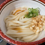 日の出製麺所 - 釜玉（小）190円