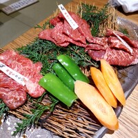 炭火焼肉 牛仁 一番町本店 - 