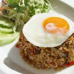 Gapao fried rice: Khao Pat Gapao Moosep
