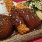 らんちょすキッチン - 料理写真:ハンバーグスペシャルプレート   980円＋税