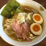 麺や 真登 - 濃厚醤油ラーメン半熟玉子入り