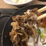 Katsuya - 牛肉持ち上げ