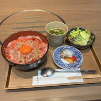 熟成焼肉 あらた - あらた丼(ご飯大)