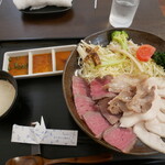 笑う肉には福来る - 三種の肉盛Bセット・肉増し+ライス+ライス