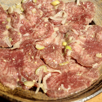 ホルモン焼肉 富や 栄店 - タン先
