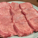 炭火焼肉ホルモン うらら - 特選タン