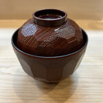 松寿司 - ホッとひと息できる赤だし。