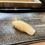 松寿司 - 剣先イカ。美しい飾り包丁( ¤̴̶̷̤́ ‧̫̮ ¤̴̶̷̤̀ ) ✧