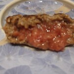 肉料理ふくなが - そして中の生肉のトロける様なほわっとした味わい❕
      
      これは今まで味わったことのないハンバーグの旨さ❕
      
      本当に新鮮なお肉じゃないと
      こんなことは出来ないだろうね。