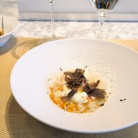 La Brianza - シンプルチーズリゾット半熟玉子トリュフ掛け。見た目アステリスコのリゾットに似ていますが、お米やたぶんいろいろ違う感じでサラサラの食べ心地が本店らしい印象。本店のリゾット好き〜☆