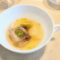 La Brianza - 牛タンボリートミストチェルムーラソース聖護院大根と芽キャベツ。牛タン柔らか〜い聖護院大根とろけるぅ〜スープ美味しい.｡.:*♡