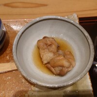 肉料理ふくなが - ○赤センマイのもつ煮込み
                  コリッとした食感で普通に美味しい味わいだった。