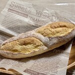 イスズベーカリー - 黄金のフランスパン ¥216