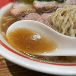 麺壱 吉兆 - 鶏ベースの清湯醤油スープ