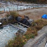 山小屋　祖母谷温泉 - 露天風呂とテント場