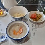 趙の飲茶 888 - お粥と付け合わせ数品。きんぴらごぼう等。