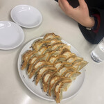 ぎょうざ専門店 赤萬 元町店 - 