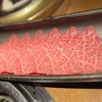 蕃 YORONIKU - ザブトンのすき焼トリュフ添え