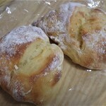 エス小林 - お土産のキタノカオリ100％のパン