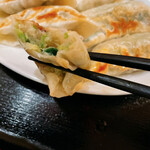 上海飯店 - 焼き餃子+白飯定食 ¥680