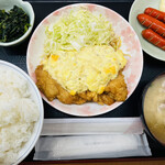 Kaisen Shokudou Okudosan - ライス大、ほうれん草胡麻和え、チキン南蛮、赤ウインナー、豚汁✨