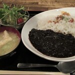 鳥海山 - 牛すじ黒カレー