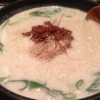 馳走いなせや - 白味噌担々麺
                珍しい白味噌スープにミンチ肉とピリ辛のラー油がアクセントになって旨し！
                