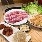 Yakiniku Dainingu Hakoniwa - 