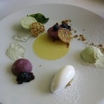 レストラン オルフェ - 美しいデザートは、ムース仕立ての、ブルーベリー等のソルベ