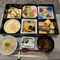 八事松楓閣 - 長松松花堂弁当