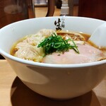 Raxamenhayashida - 醤油らぁ麺 850円、黒豚雲呑(3個) 200円