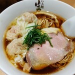 らぁ麺 はやし田 - 醤油らぁ麺 850円、黒豚雲呑(3個) 200円