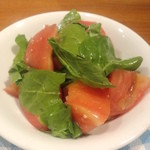 ポットスチル - トマトとルッコラのサラダ