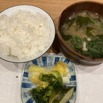 料理えびす - ごはん、お味噌汁、お漬物