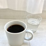 Assamburajunomu - コーヒーは客の回転が心配になるくらいたっぷり