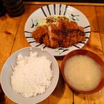 とんかつ専門店かつ屋 - 