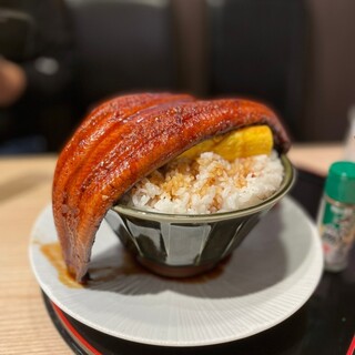 当店の看板料理豪快！うなたま丼