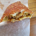 ベーカリートラ - トライカレー　105円　食べかけですみません