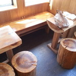 ベーカリートラ - イートインコーナー