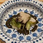 飯倉 からき - 蒸し鮑　蕾菜　蕪　山わさび　肝出汁