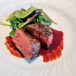 La Brianza - 北海道産十勝若牛フィレ炭火焼き赤ワインソース。