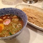 頑者 - 細つけめん！  全粒粉入りの細麺の味わいを楽しむのです