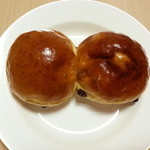 ベーカリートラ - ふたこぶレーズン　126円