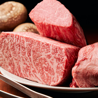 口の中でとろける柔らかさ！「質」にも「切り方」にもこだわる肉