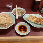 園春 - チャーハンと餃子
