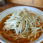 ラーメンかぶとや！ - もやし味噌ラーメン900円