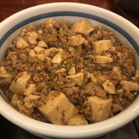日本橋　本陣房 - 本日のまかない丼は、麻婆丼